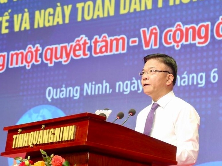 Ông Lê Thành Long, Ủy viên Trung ương Đảng, Phó Thủ tướng Chính phủ, Chủ tịch Ủy ban Quốc gia phòng, chống AIDS, ma túy, mại dâm phát biểu tại lễ mít tinh