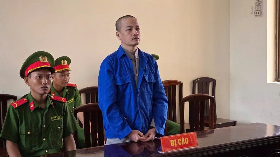 Người đàn ông lãnh án 12 năm tù vì trộm cắp tài sản của vợ Người đàn ông lãnh án 12 năm tù vì trộm cắp tài sản của vợ