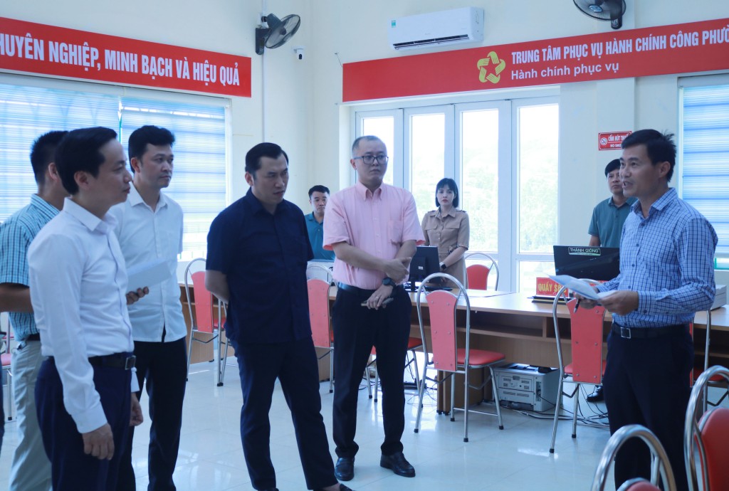 Chủ tịch UBND tỉnh Cao Bằng kiểm tra công tác vận hành thử nghiệm chính quyền hai cấp Chủ tịch UBND tỉnh Cao Bằng kiểm tra công tác vận hành thử nghiệm chính quyền hai cấp