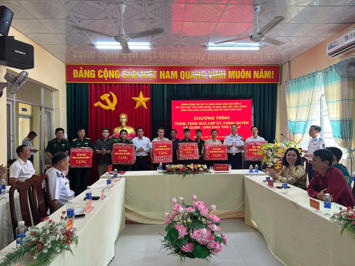 BTL Vùng Cảnh sát biển 4: Nhiều hoạt động ý nghĩa thắm tình quân dân nơi đảo tiền tiêu phía Tây Nam của Tổ quốc BTL Vùng Cảnh sát biển 4: Nhiều hoạt động ý nghĩa thắm tình quân dân nơi đảo tiền tiêu phía Tây Nam của Tổ quốc