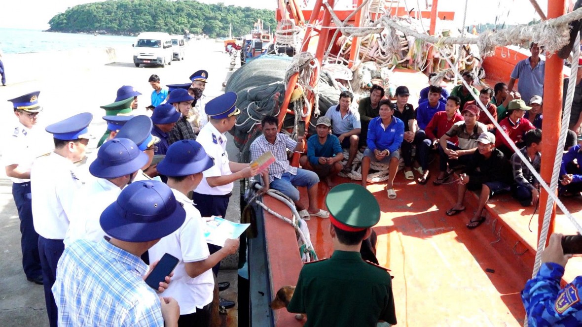 BTL Vùng Cảnh sát biển 4: Nhiều hoạt động ý nghĩa thắm tình quân dân nơi đảo tiền tiêu phía Tây Nam của Tổ quốc BTL Vùng Cảnh sát biển 4: Nhiều hoạt động ý nghĩa thắm tình quân dân nơi đảo tiền tiêu phía Tây Nam của Tổ quốc