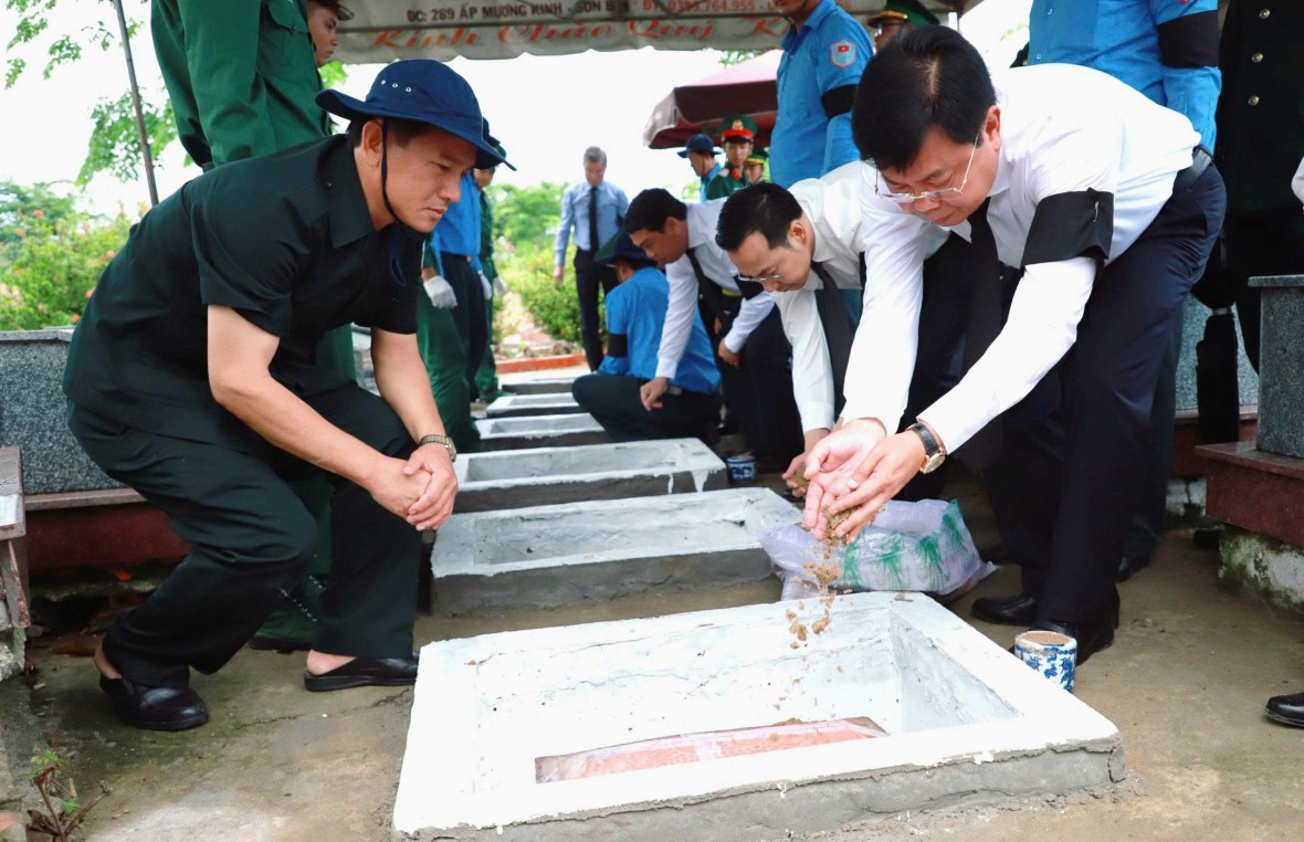 Kiên Giang tổ chức Lễ truy điệu, an táng hài cốt liệt sĩ quân tình nguyện và chuyên gia Việt Nam hy sinh tại Campuchia và trong nước