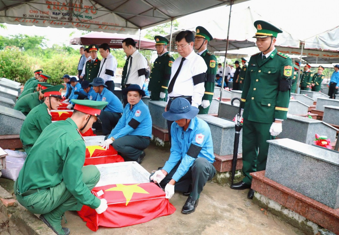 Kiên Giang tổ chức Lễ truy điệu, an táng hài cốt liệt sĩ quân tình nguyện và chuyên gia Việt Nam hy sinh tại Campuchia và trong nước