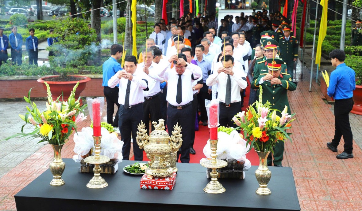 Kiên Giang tổ chức Lễ truy điệu, an táng hài cốt liệt sĩ quân tình nguyện và chuyên gia Việt Nam hy sinh tại Campuchia và trong nước
