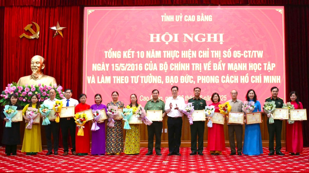 Cao Bằng: Chuyển biến rõ nét từ "học tập" sang "làm theo" tư tưởng, đạo đức và phong cách Hồ Chí Minh