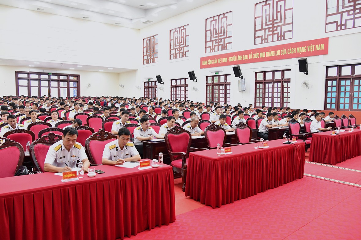 Vùng 5 Hải quân phối hợp tổ chức Hội nghị phổ biến, giáo dục pháp luật năm 2025 cho cán bộ, chiến sĩ