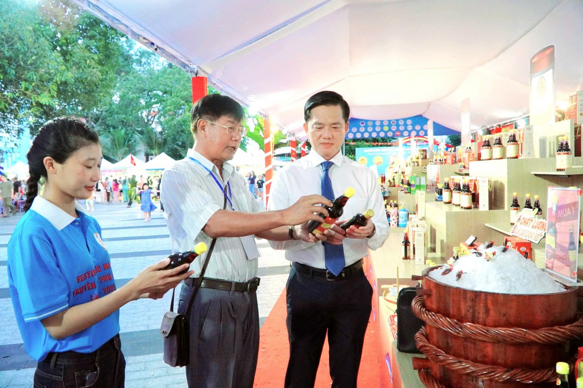 Khai mạc Festival nước mắm Phú Quốc truyền thống trăm năm lần I năm 2025