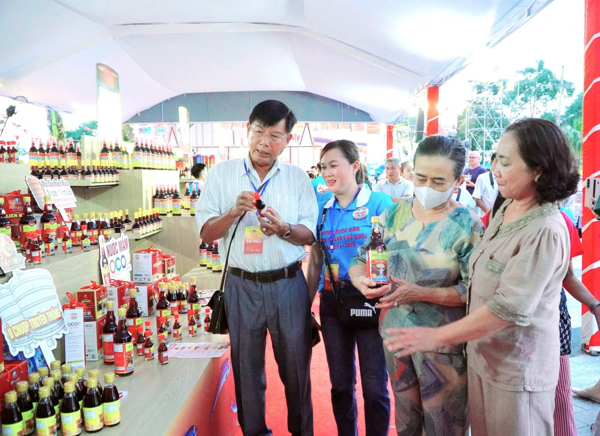 Kiên Giang nỗ lực hoàn thành đạt và vượt các chỉ tiêu phát triển kinh tế - xã hội Kiên Giang nỗ lực hoàn thành đạt và vượt các chỉ tiêu phát triển kinh tế - xã hội