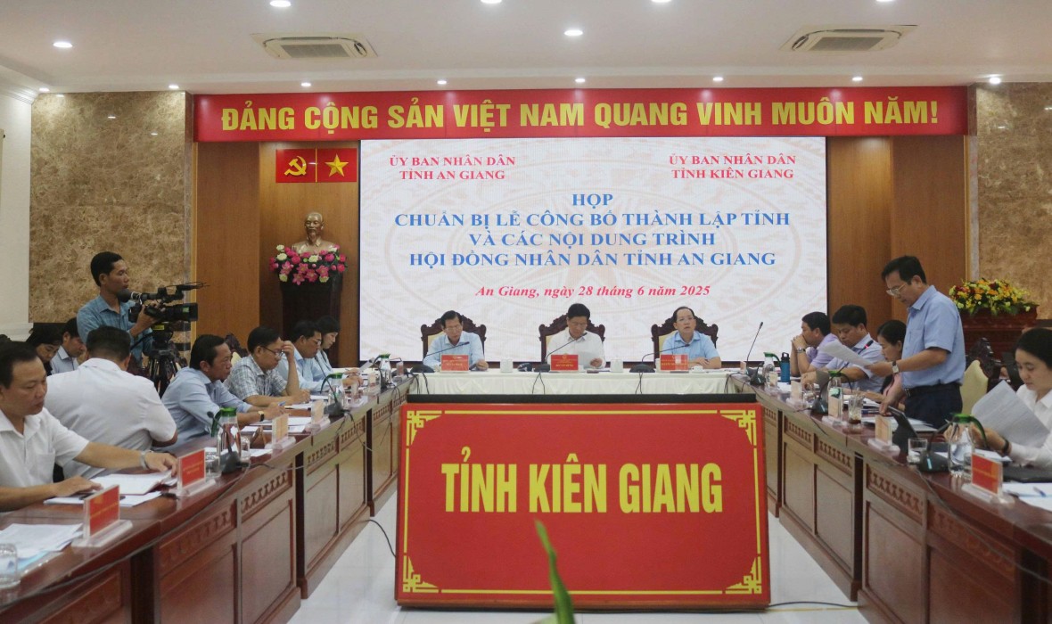 Chuẩn bị chu đáo cho Lễ công bố thành lập tỉnh An Giang mới Chuẩn bị chu đáo cho Lễ công bố thành lập tỉnh An Giang mới
