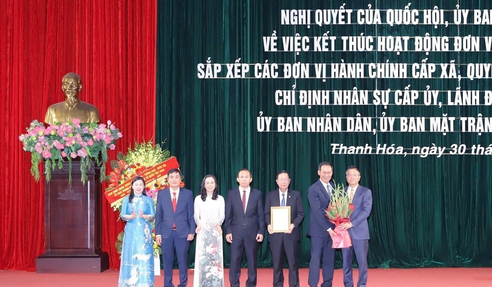 Phó Thủ tướng Chính phủ Lê Thành Long trao Quyết định công nhận Chủ tịch, Phó Chủ tịch Ủy ban MTTQ Việt Nam tỉnh Thanh Hóa