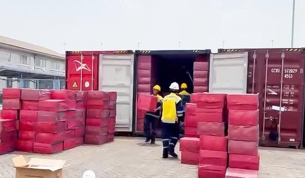 Theo Cục Hải quan, Việt Nam đang trở thành một mắt xích trong chuỗi buôn lậu thuốc lá xuyên quốc gia. Ảnh Cục Hải quan Theo Cục Hải quan, Việt Nam đang trở thành một mắt xích trong chuỗi buôn lậu thuốc lá xuyên quốc gia. Ảnh Cục Hải quan