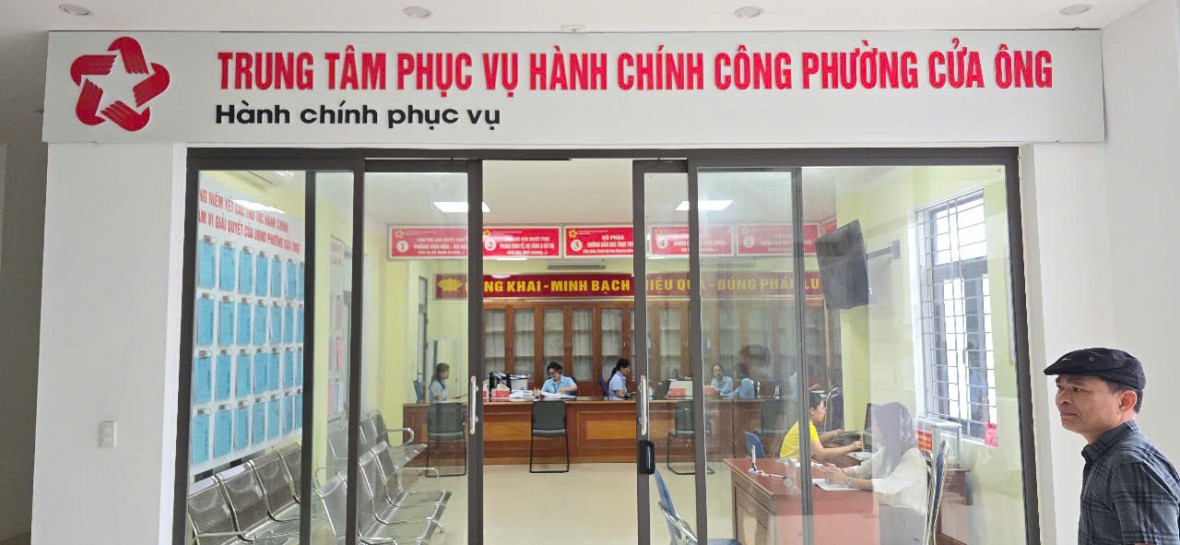 Trung tâm Hành chính công Quảng Ninh hoạt động ổn định trong ngày đầu sau sáp nhập