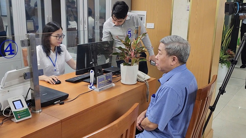 Không khí làm việc ngày đầu vận hành chính quyền địa phương 2 cấp