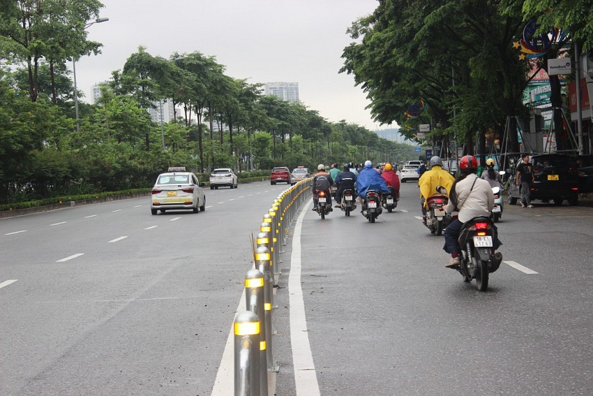 Điều chỉnh ô tô được lưu thông ở tất cả các làn trên tuyến đường Phạm Văn Đồng