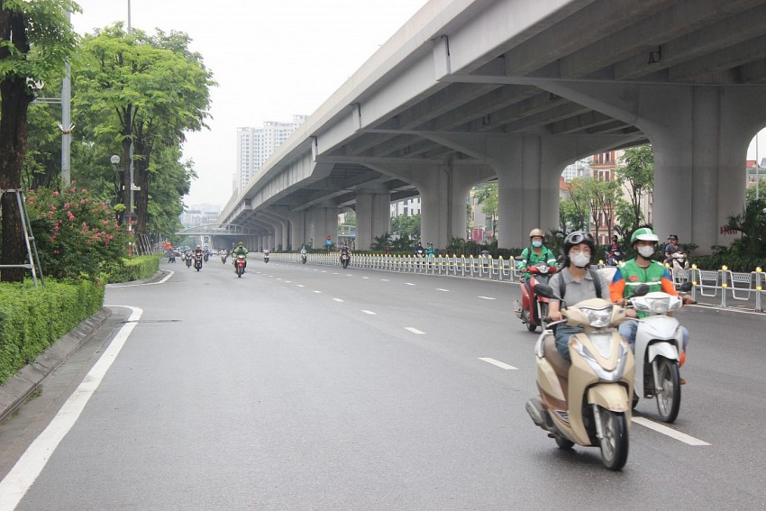 Điều chỉnh ô tô được lưu thông ở tất cả các làn trên tuyến đường Phạm Văn Đồng
