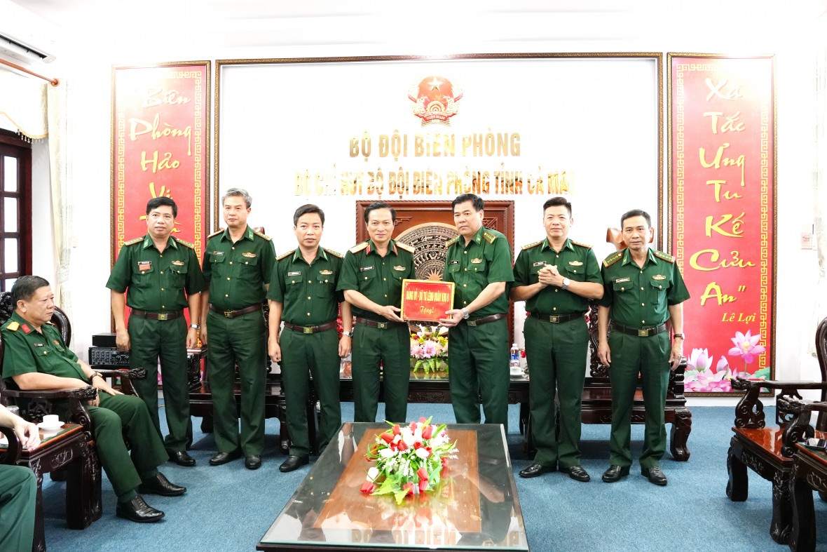 Bộ Tư lệnh Quân khu 9 thăm, làm việc với Bộ đội Biên phòng tỉnh Cà Mau