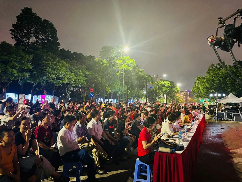 Nghĩa Đô rộn ràng thời khắc lịch sử: Chào mừng chính quyền địa phương 2 cấp