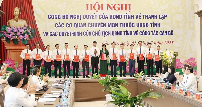 Lào Cai công bố danh sách lãnh đạo các sở, ngành sau sáp nhập Lào Cai công bố danh sách lãnh đạo các sở, ngành sau sáp nhập