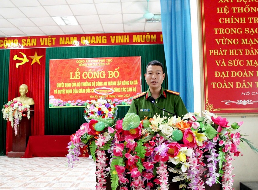 Thiếu tá Lê Tiến Dũng phát biểu tại buổi lễ. Thiếu tá Lê Tiến Dũng phát biểu tại buổi lễ.