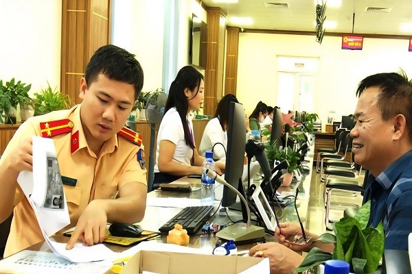 Công an tỉnh Ninh Bình hoàn thành nhiệm vụ chính trị ngay trong ngày đầu thực hiện chính quyền hai cấp Công an tỉnh Ninh Bình hoàn thành nhiệm vụ chính trị ngay trong ngày đầu thực hiện chính quyền hai cấp