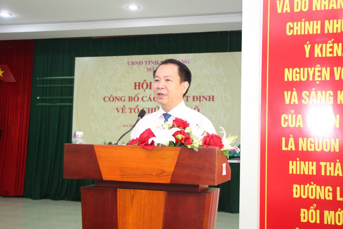 Sở Y tế An Giang công bố và trao các Quyết định về tổ chức cán bộ Sở Y tế An Giang công bố và trao các Quyết định về tổ chức cán bộ