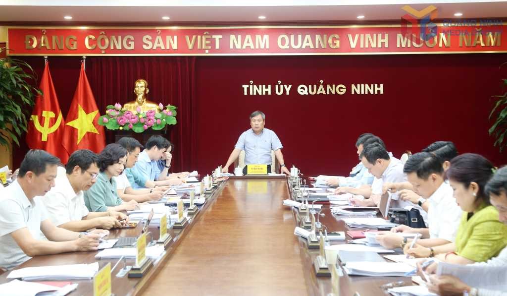 Quảng Ninh giữ đà tăng trưởng cao, tập trung tháo gỡ vướng mắc đầu tư công và chuyển đổi số