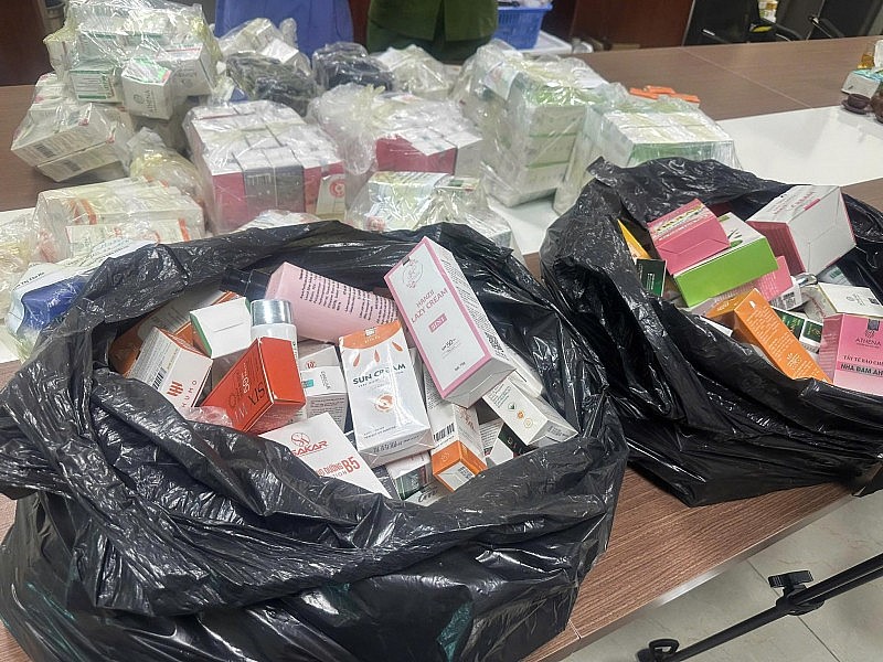 cơ quan Công an còn thu giữ nhiều sản phẩm cơ quan Công an còn thu giữ nhiều sản phẩm