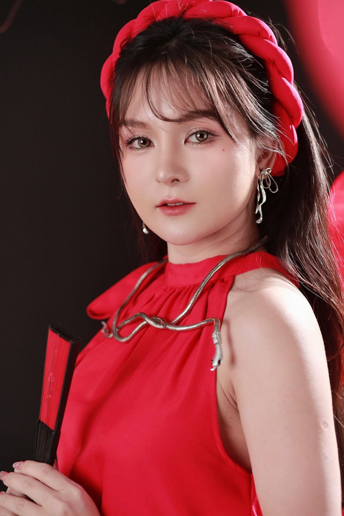 Nghề “nàng tiên cá” như đóng kịch câm dưới nước