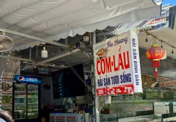 Chủ nhà hàng Thu Hương bị UBND phường Bãi Cháy xử phạt do niêm yết giá không rõ ràng. Ảnh: Bạn đọc cung cấp Chủ nhà hàng Thu Hương bị UBND phường Bãi Cháy xử phạt do niêm yết giá không rõ ràng. Ảnh: Bạn đọc cung cấp