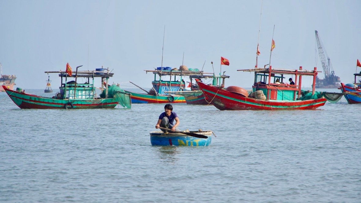 Thu tiền triệu từ nghề đánh bắt moi