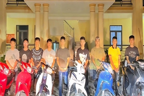 Công an Ninh Bình triệu tập nhiều thanh, thiếu niên sử dụng mô tô lạng lách, đánh võng