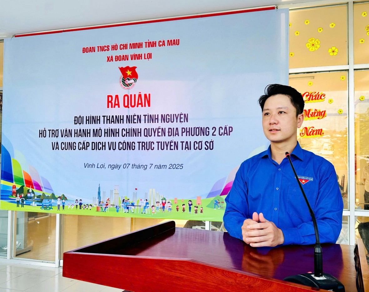 Tuổi trẻ Vĩnh Lợi hỗ trợ người dân sử dụng dịch vụ công trực tuyến