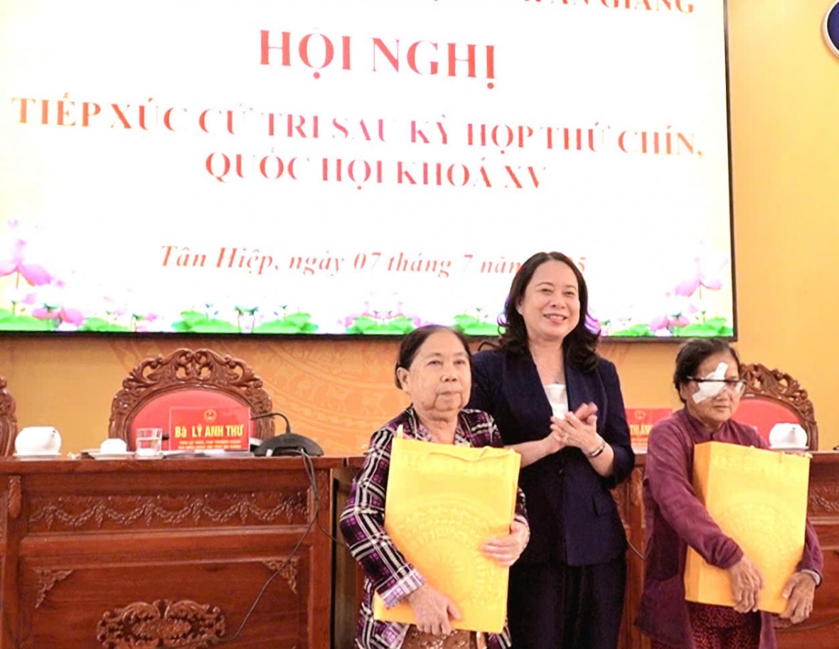 Phó Chủ tịch nước Võ Thị Ánh Xuân tiếp xúc cử tri tỉnh An Giang​