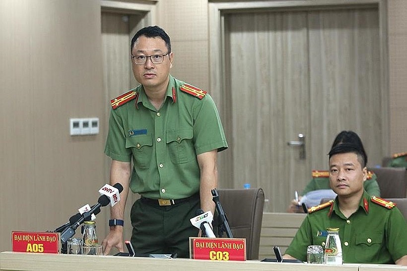 Thượng tá Triệu Mạnh Tùng, Phó Cục trưởng Cục An ninh mạng và phòng chống tội phạm sử dụng công nghệ cao trả lời báo chí.