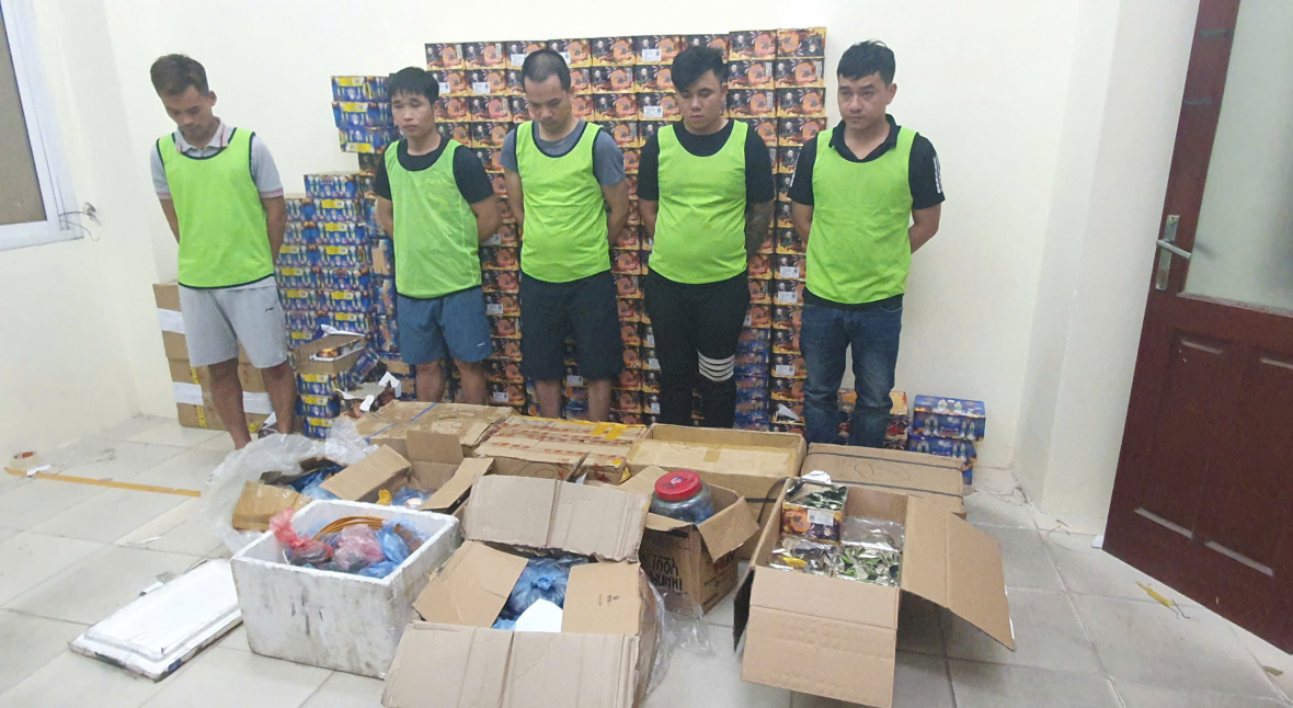 Bắt giữ nhóm đối tượng sản xuất tiêu thụ pháo nổ liên tỉnh