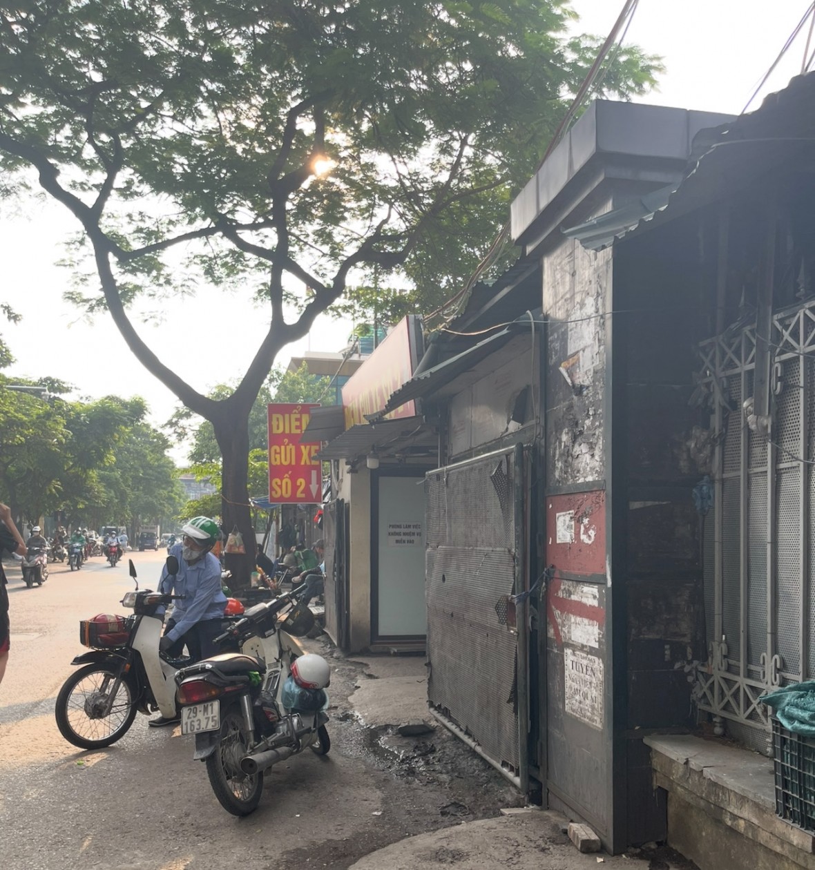 Trông giữ xe với giá 