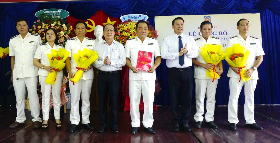 Cà Mau: Công bố quyết định hợp nhất lãnh đạo Thi hành án dân sự tỉnh sau sáp nhập Cà Mau: Công bố quyết định hợp nhất lãnh đạo Thi hành án dân sự tỉnh sau sáp nhập