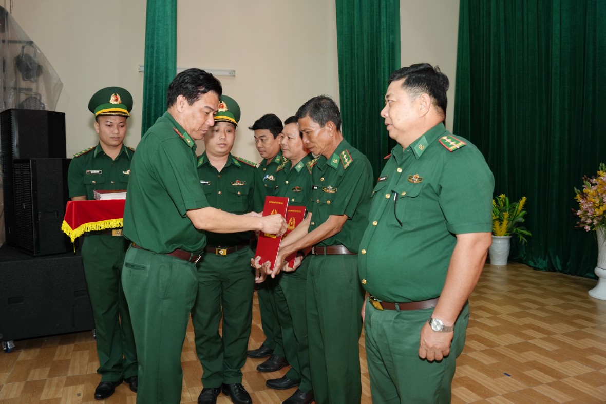 BĐBP Cà Mau phát động thi đua cao điểm “Phất cao cờ hồng tháng Tám - Thi đua giành 3 nhất”