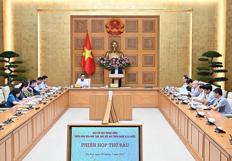 Thủ tướng Phạm Minh Chính: Phải hoàn thành xoá nhà tạm, nhà dột nát trước ngày 31/8