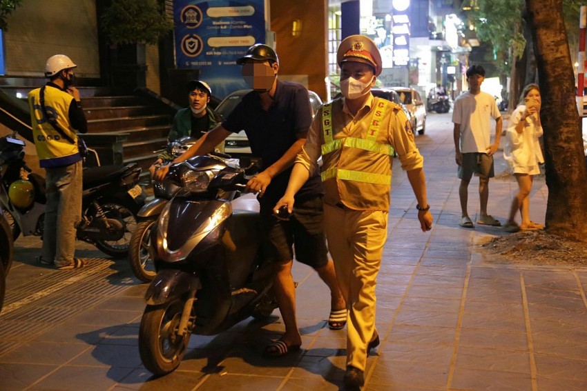 Chưa đầy 1 tháng, phát hiện xử lý hơn 3.300 trường hợp vi phạm nồng độ cồn