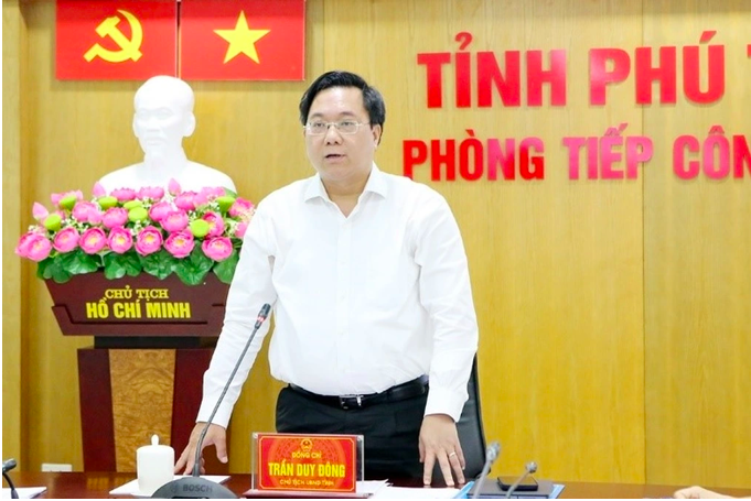 Chủ tịch UBND tỉnh Phú Thọ Trần Duy Đông phát biểu tại buổi tiếp công dân (Ảnh: Ngọc Kiên). Chủ tịch UBND tỉnh Phú Thọ Trần Duy Đông phát biểu tại buổi tiếp công dân (Ảnh: Ngọc Kiên).