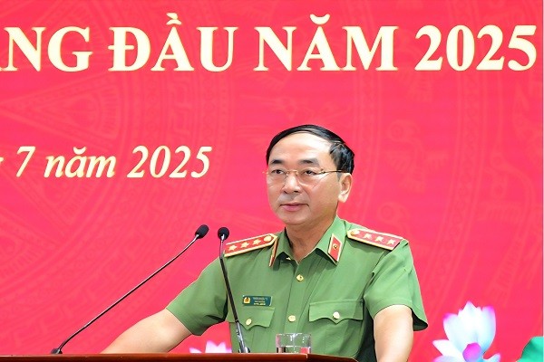 Thượng tướng Trần Quốc Tỏ dự hội nghị sơ kết tại công an tỉnh Ninh Bình