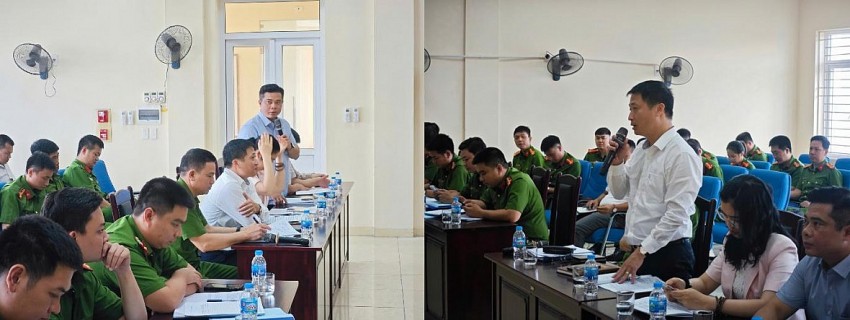 Đại diện Lãnh đạo UBND phường phát biểu thảo luận tại Hội nghị. Đại diện Lãnh đạo UBND phường phát biểu thảo luận tại Hội nghị.