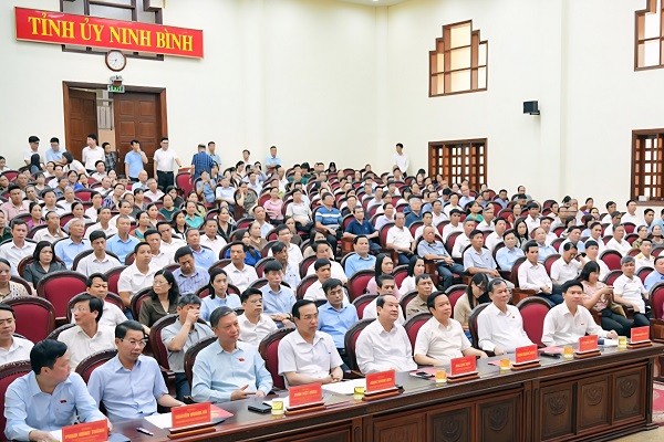 Cử tri tỉnh Ninh Bình kiến nghị nhiều nội dung quan trọng Cử tri tỉnh Ninh Bình kiến nghị nhiều nội dung quan trọng