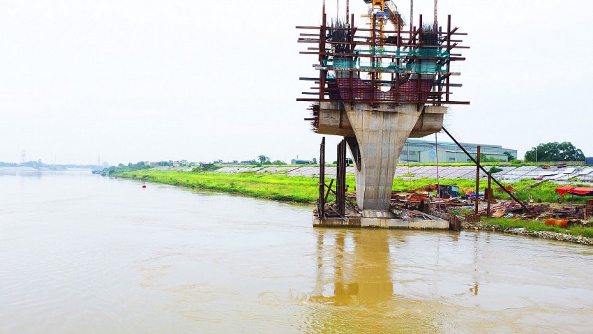 Cận cảnh Dự án Cầu Đuống mới trước nguy cơ chậm tiến độ Cận cảnh Dự án Cầu Đuống mới trước nguy cơ chậm tiến độ