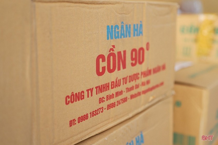 Công ty TNHH Đầu tư Dược phẩm Ngân Hà đã dán nhãn mác giả và phân phối cồn y tế ra thị trường, tiêu thụ tại nhiều tỉnh, thành phố trên cả nước. Công ty TNHH Đầu tư Dược phẩm Ngân Hà đã dán nhãn mác giả và phân phối cồn y tế ra thị trường, tiêu thụ tại nhiều tỉnh, thành phố trên cả nước.