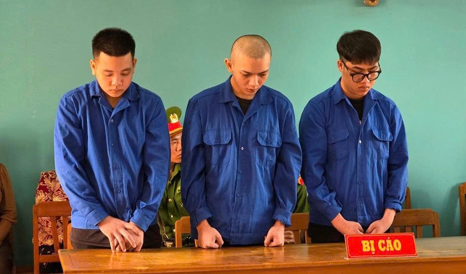 An Giang: Trọng án do mâu thuẫn trên mạng, 3 bị cáo lĩnh án 16 năm tù