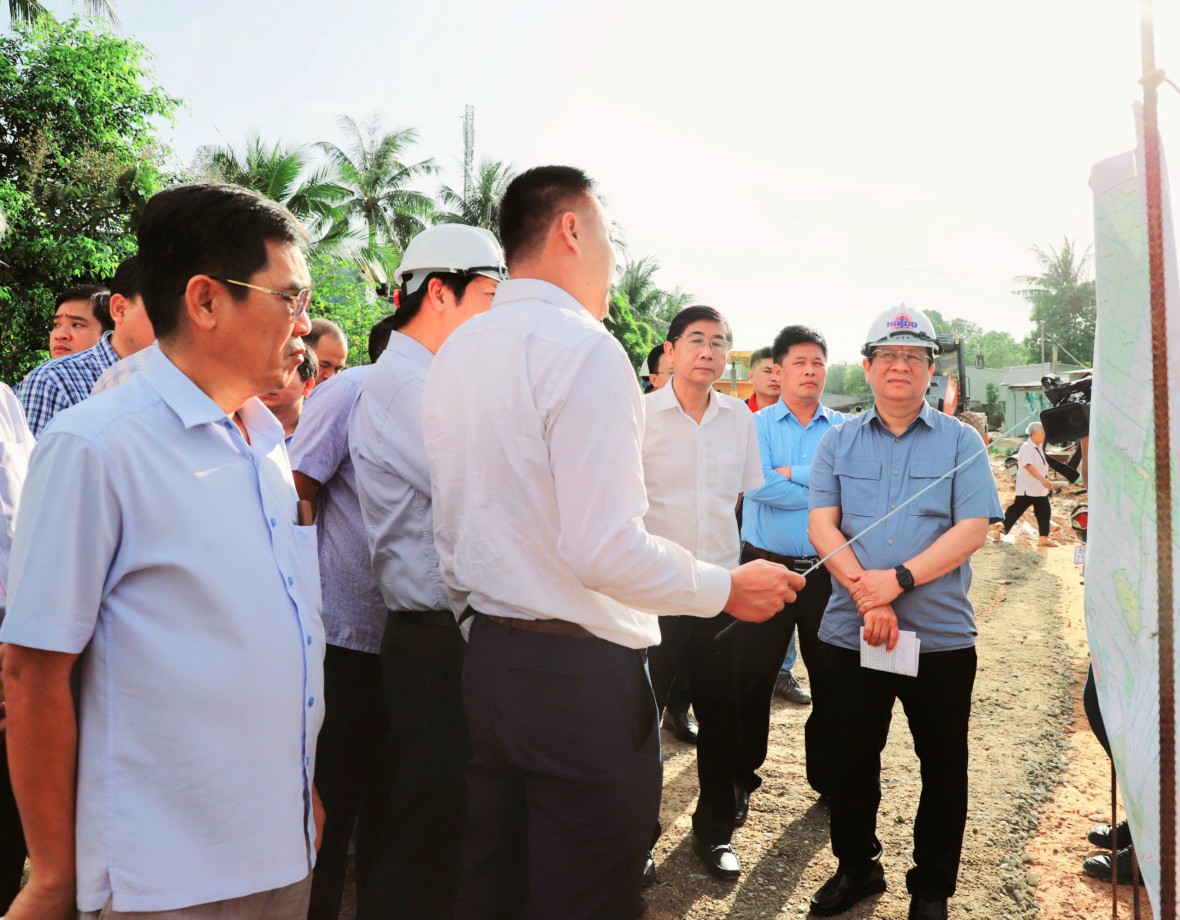Đoàn công tác UBND tỉnh An Giang kiểm tra các công trình trọng điểm và vận hành mô hình chính quyền địa phương 2 cấp