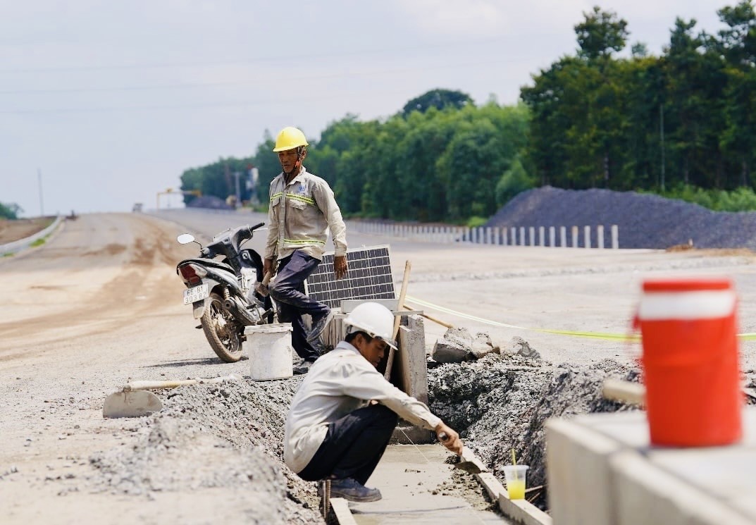 Nhiều nhà thầu bị nhắc nhở vì chậm tiến độ cao tốc Biên Hòa - Vũng Tàu