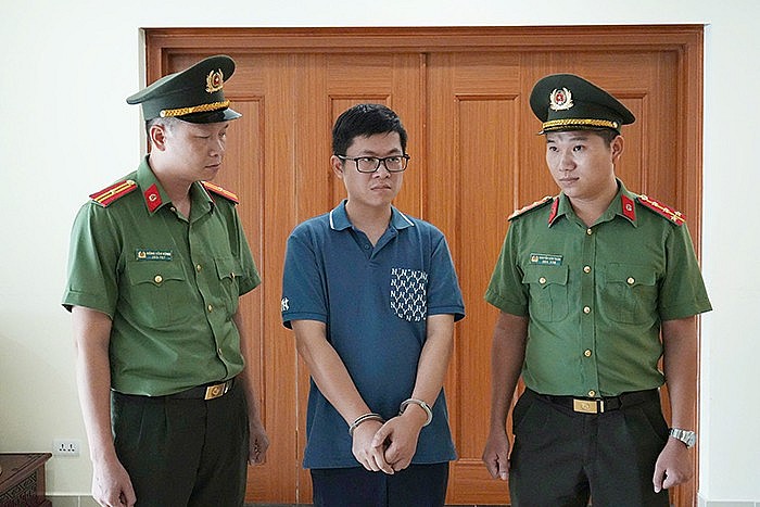 Khởi tố 2 đối tượng quản lý 287 website khiêu dâm, đồi trụy Khởi tố 2 đối tượng quản lý 287 website khiêu dâm, đồi trụy